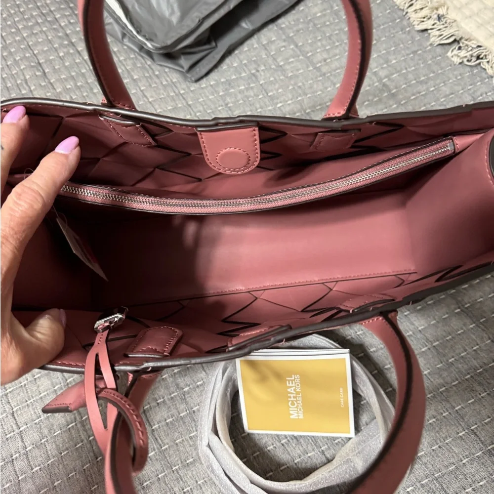 Michael Kors Rose Satchel - Picture 7 of 7